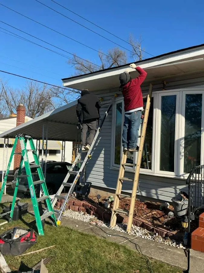 Restoration crew performing exterior repair in Lincolnia